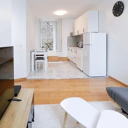 Elegant Apartament *